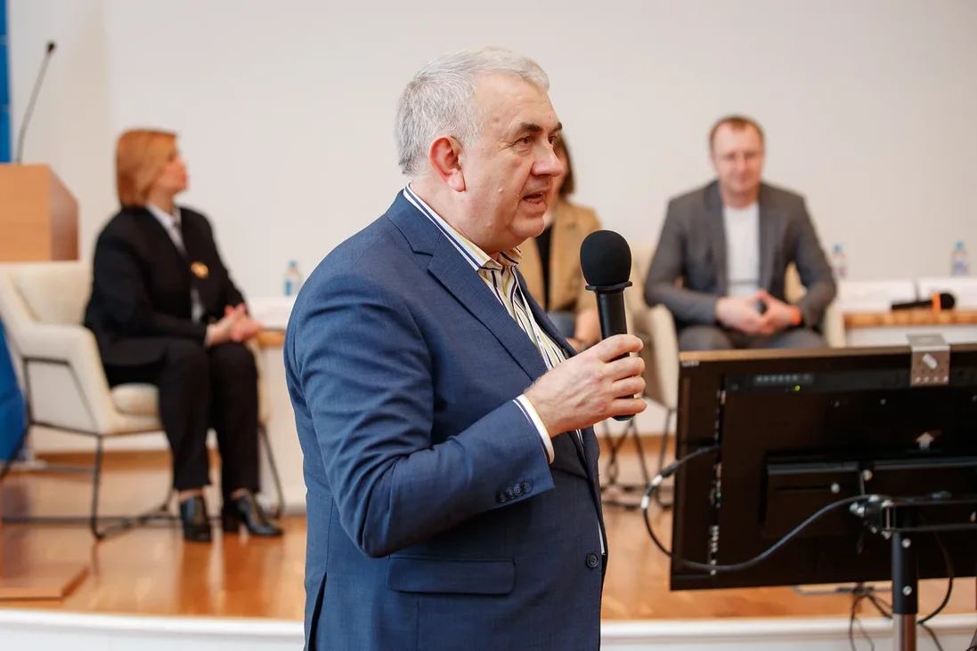 Повышение эффективности использования финансовых и кадровых ресурсов: итоги стажировки в Липецкой области