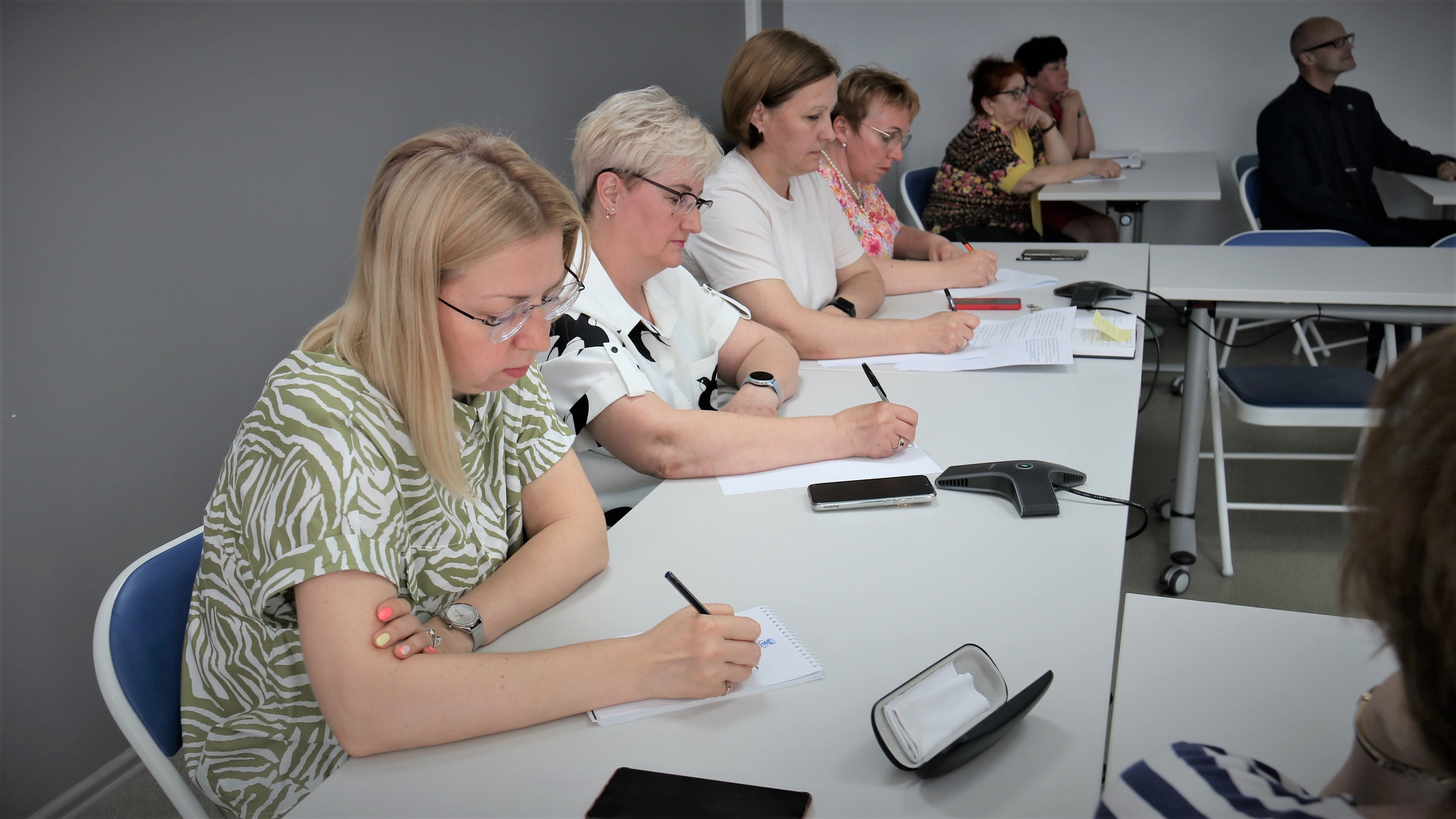Более 200 управленцев Сахалинской области приняли участие в экспертно-консультационных сессиях