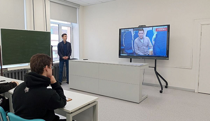 В Технопарке УрГПУ прошли научно-просветительские занятия для школьников региона в рамках проекта «Научный абонемент»	