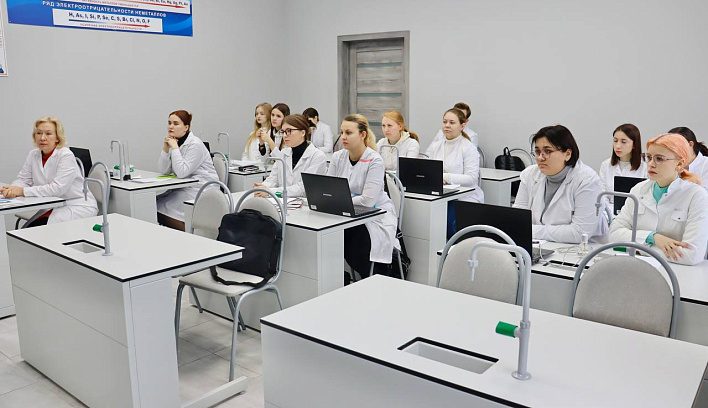В Технопарке ОмГПУ студенты проводят исследования с помощью цифровой лаборатории