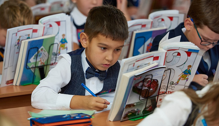 В Год педагога и наставника в реализацию проекта «Школа Минпросвещения России» включатся более 30 тыс. школ из всех регионов страны