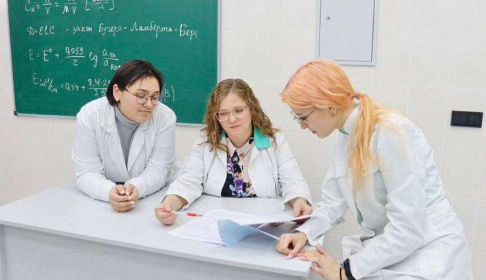 Cтуденты ОмГПУ изучают остаточные озера реки Замарайки	