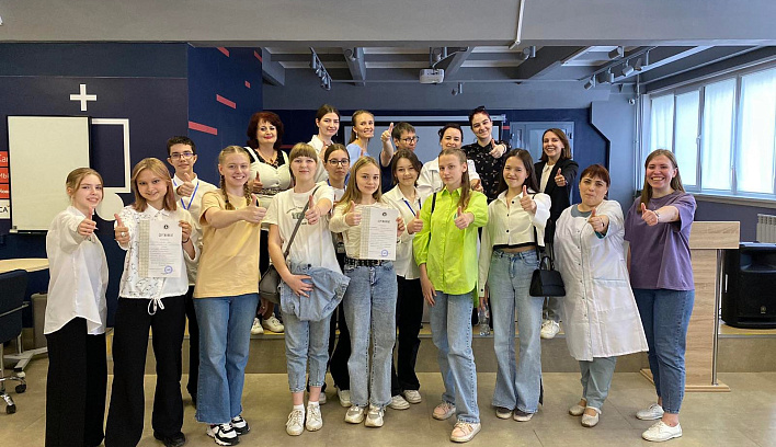 Биолого-химический биатлон для школьников прошёл в Мининском университете